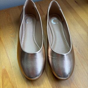 Gold metallic flats size 6